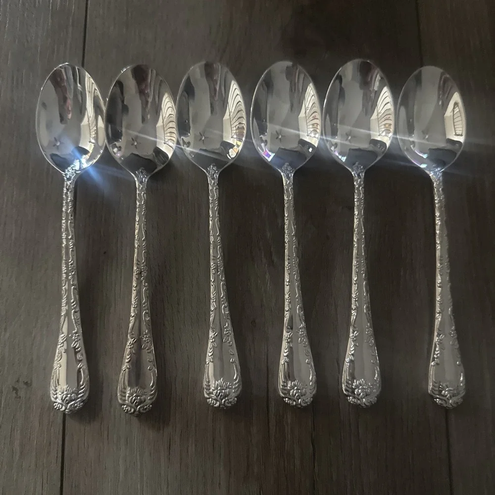 International Rogers Bros Silverplate Enchanted Rose 6 Place Oval Soup Spoons 7